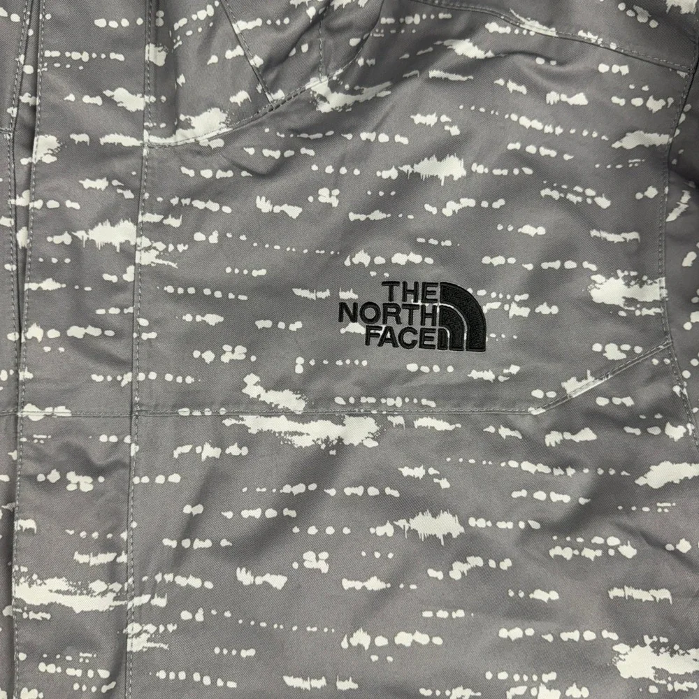 The North Face Venture JAcket Mens Medium DryVent Hooded White Gray